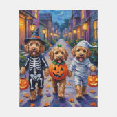 Goldendoodle Trick-or-Treating Halloween Costumes フリースブランケット (正面)