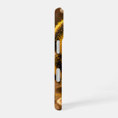 Goldene Hummel im Blütentanz.12 iPhone 16ケース (右側面)