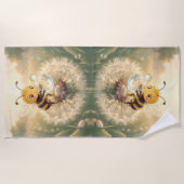Goldene Hummel im Blütentanz.9 ビーチタオル (正面)