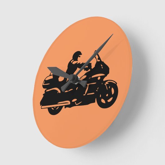 goldwingバイクもしくは自転車に乗る人のオートバイのmoto ラウンド壁時計 (傾斜)