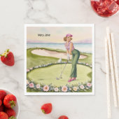 Golf  Retro Golf Chic: Woman Golfer at the Green スタンダードランチョンナプキン (インサイチュ)