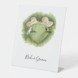 Golf Wedding Bride and Groom on putting green 台座サイン