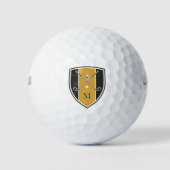 Golfer Crest Crossed Clubs Custom Initial Yellow ゴルフボール (正面)
