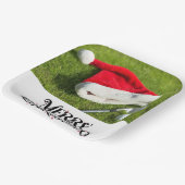 Golfer Santa Hat  on Green for Christmas  ペーパープレート (傾斜あり)