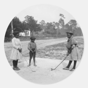 Golferinosのアフリカ系アメリカ人の子供のゴルフc1905 ラウンドシール