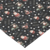 Golfing Santa on Black テーブルクロス (アングル)