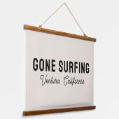 Gone Surfing Custom Beach House Decor 吊り下げ型タペストリー (傾斜あり)