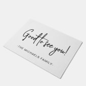 Good to See You Script with Family Name Black ドアマット (アングル)
