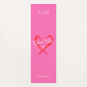 Good Vibesのみハートグラフィック名ホットピンク ヨガマット (正面)