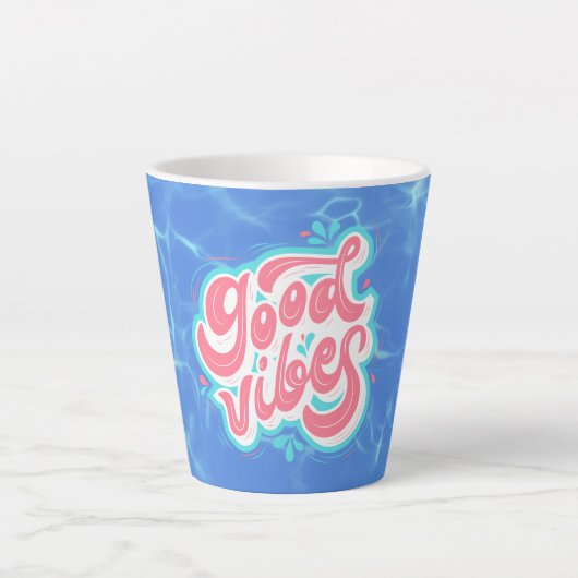 Good Vibesビーチ/プール カフェラテマグ (正面)