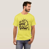 *Good Vibes*グラフィックアートTシャツ Tシャツ (正面フル)