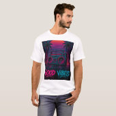 Good Vibes Neon Synthwave Graffiti Mural Tシャツ (正面フル)