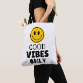'Good Vibes Only' レトロスマイルフェイス トートバッグ (クローズアップ)