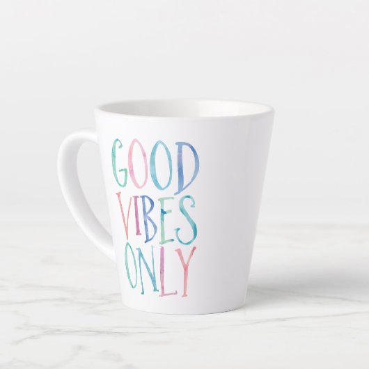 Good Vibes Only – 水カラフル色タイポグラフィ カフェラテマグ (左アングル)