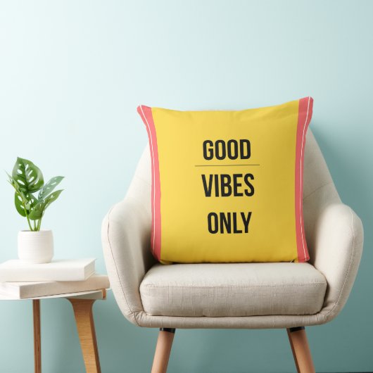 Good Vibes Only — 90s Maximalist Throw Pillow クッション (椅子)