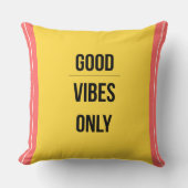 Good Vibes Only — 90s Maximalist Throw Pillow クッション (正面)