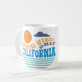 Good Vibes Only California Mug – Retro Sunset Beac コーヒーマグカップ (正面左)