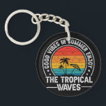 Good Vibes Summer Tropical Waves-64107 キーホルダー<br><div class="desc">Retro tropical sunset design with palm trees, ocean waves, and beach vibes, perfect for summer lovers, vacation gifts, and coastal-style products.
(Design code-64107)</div>