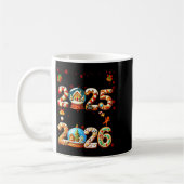 Goodbye 2025 Hello 2026 Christmas And Happy New Ye コーヒーマグカップ (左)
