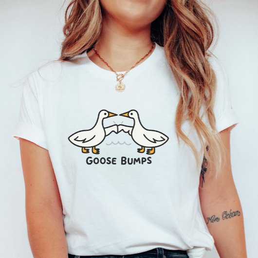 Goose Bumps; Cute Cartoon Geese Pun  Tシャツ