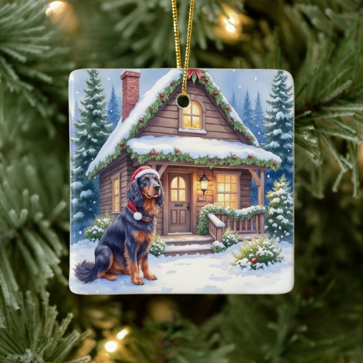 Gordon Setter Snowy Lodge Santa Hat Christmas Art セラミックオーナメント (ツリー)