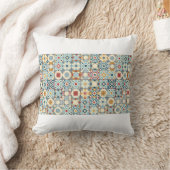 Gorgeous seamless pattern white colorful Moroccan, クッション (ブランケット)