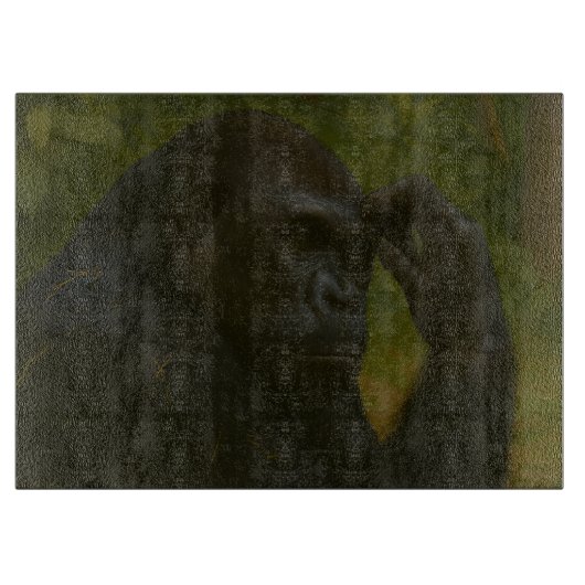 Gorilla Reflection – Thoughtful Wildlife Portrait カッティングボード (正面)