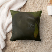 Gorilla Reflection – Thoughtful Wildlife Portrait クッション (ブランケット)