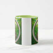 Gorille drôle en forêt マグカップ (中央)