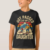 Got Ped By My Daughter Funny Ski Dad Retro Mountai Tシャツ (正面)