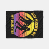 Got Ped By My Daughter Funny Skiing Family  フリースブランケット (正面(横))