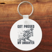Got Ped By My Daughter Funny Skiing Ski Dad Winter キーホルダー (正面)