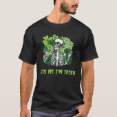 Goth St Patrick s Day Gothic  Kiss Me I m Irish Tシャツ (正面)