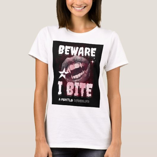 Goth Vampire T-Shirt BEWARE I BITE | Spooky Fangs Tシャツ (正面)