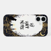 Gothic Black Cat and Candle Moonlit Frame iPhone 16ケース (裏面横)