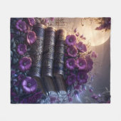 Gothic Book Purple Floral フリースブランケット (正面(横))