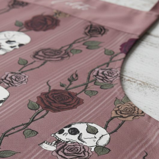 Gothic Dark Mauve Floral Skulls エプロン