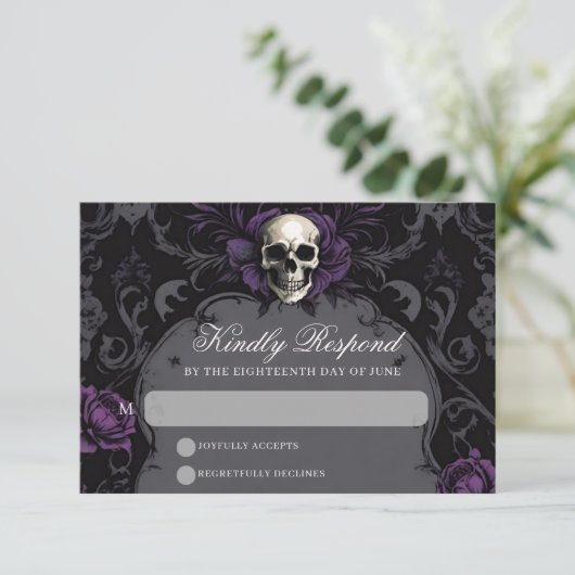 Gothic Elegance Purple Boho Skull Floral Wedding 出欠カード (スタンド正面)