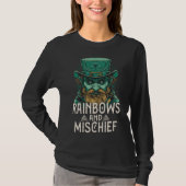 Gothic Leprechaun Rainbows and Mischief St Patrick Tシャツ (正面)