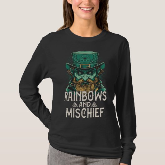 Gothic Leprechaun Rainbows and Mischief St Patrick Tシャツ (正面)