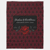 Gothic Red Damask Rose Wedding フリースブランケット (正面)