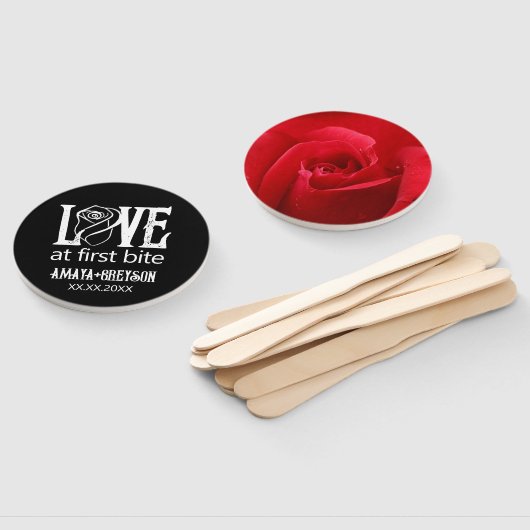 Gothic Red Rose Love at First Bite Wedding ハンドファン (組立なし)