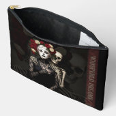 Gothic Rose Queen – Dark Romantic Art with Skeleto アクセサリーポーチ (見開き)