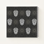 Gothic Sugar Skull and Grey Geometric Personalised ノートブック (裏面)