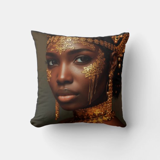 Göttliche nubische Schönheit in Gold クッション (正面)