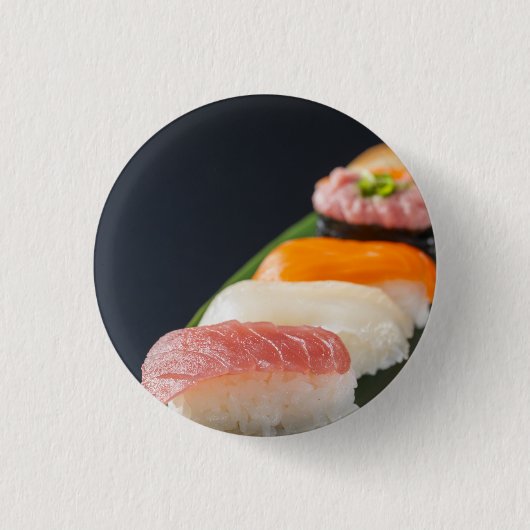 Graceful Nigiri on Leaf – Laptop Sleeve by SUSHIMI 缶バッジ (正面)