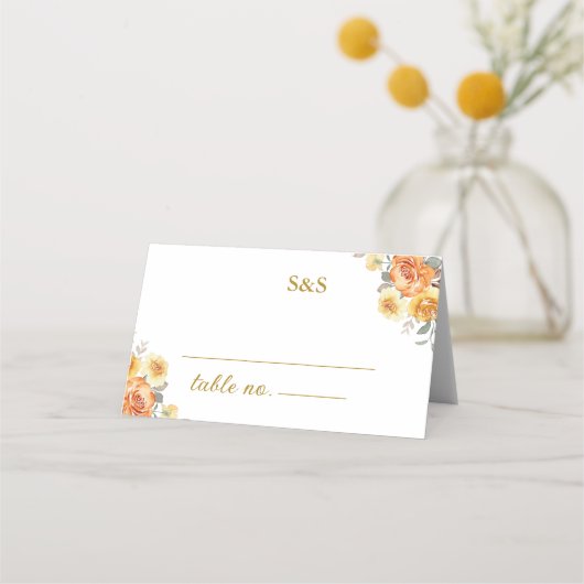 Graceful spring wedding adorned with orange flower プレイスカード (正面)