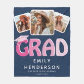 GRAD モダン 3 xフォトコラージュ卒業ギフト フリースブランケット (正面)