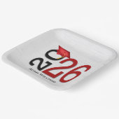 Graduation 2026 Red and Black On Whitewashed Wood ペーパープレート (傾斜あり)