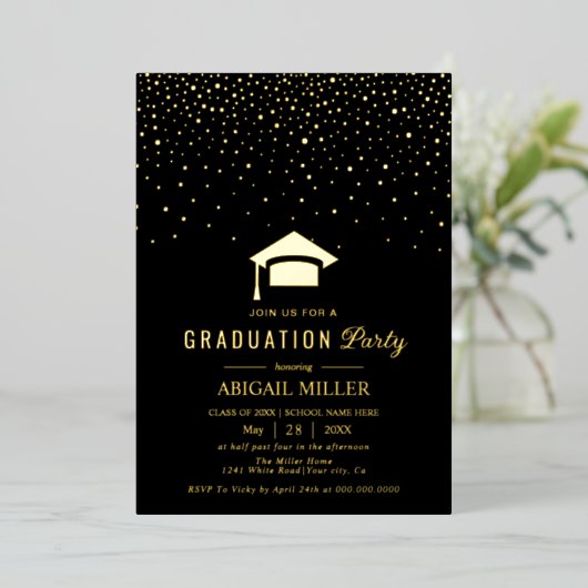 Graduation cap confetti Class Of 2025 black 箔招待状 (立ち正面)
